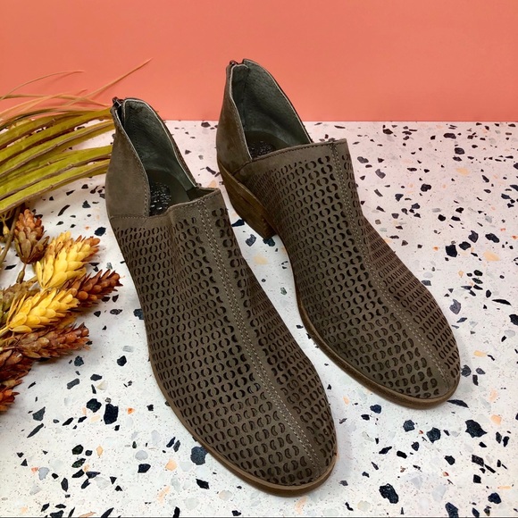 vince camuto paleta bootie